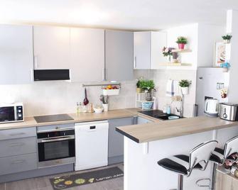 Cosy 74m2 apartment close to Paris - Houilles - Cuisine