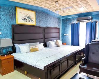 Golden Touch Executive Hotel - Tema - Bedroom