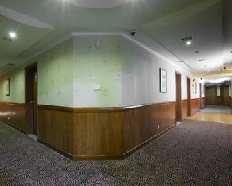 York International Hotel - Dubai - Hallway