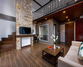 Cat Ba Green Pearl Hotel - Cat Ba - Huiskamer