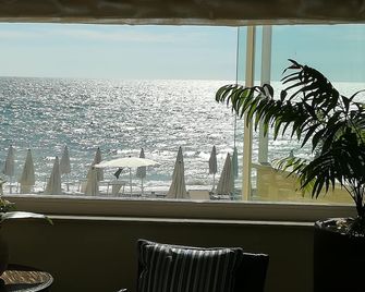 Hotel Miramare - Latina - Balkon