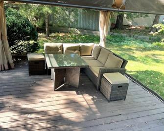 St. Paul Cottage - Falcon Heights - Patio
