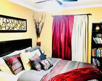 Charity's Haven II - Waldorf - Ložnice