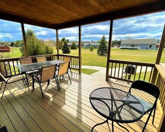 Copal on Lake Shore @ Spring Brook Resort - Lake Delton - Balcony