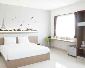 Cassa Hotel - Surabaya - Bedroom