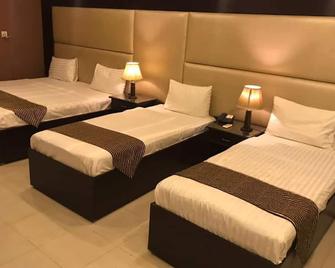 The Elegant Hotel - Rawalpindi - Bedroom