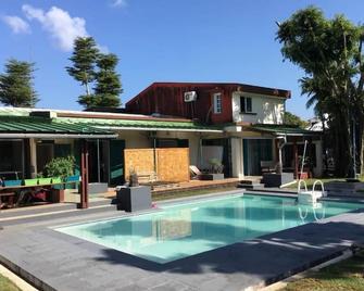 La Maison - Toamasina - สระว่ายน้ำ
