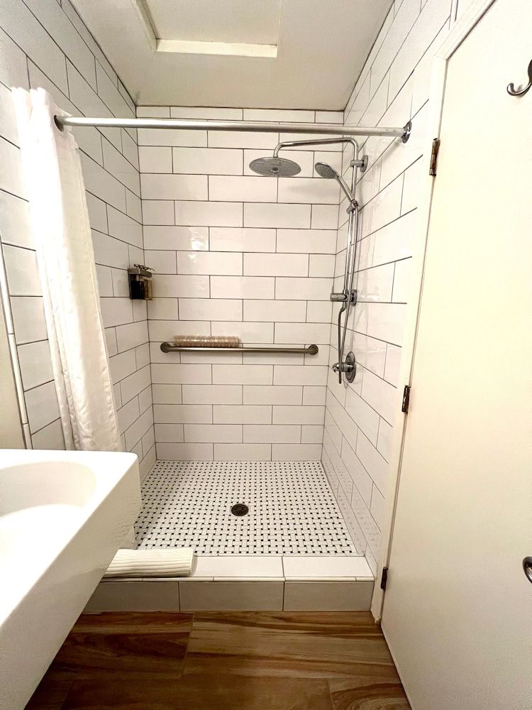 Agave Inn from $121. Santa Barbara Hotel Deals & Reviews - KAYAK