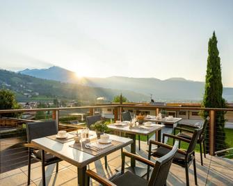 Hotel Der Heinrichshof - לאגונדו - מרפסת