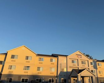 Comfort Inn & Suites Lima Northwest - Lima - Gebäude