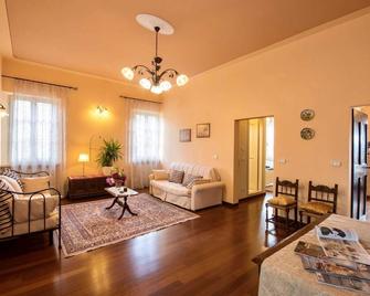Air-conditioned Flat With Pool and Wellness Area - Ravigliano - Soggiorno
