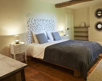 Chambres D'hotes Du Domaine De Bonnery - Lagarrigue - Bedroom