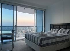 Gorgeous 360 View Gold Coast Cbd Apartment - Southport - Bedroom