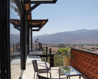 Casa Bimali.\nIncreíbles montañas rodeando este cómodo espacio pet-friendly. - Malinalco - Balcón