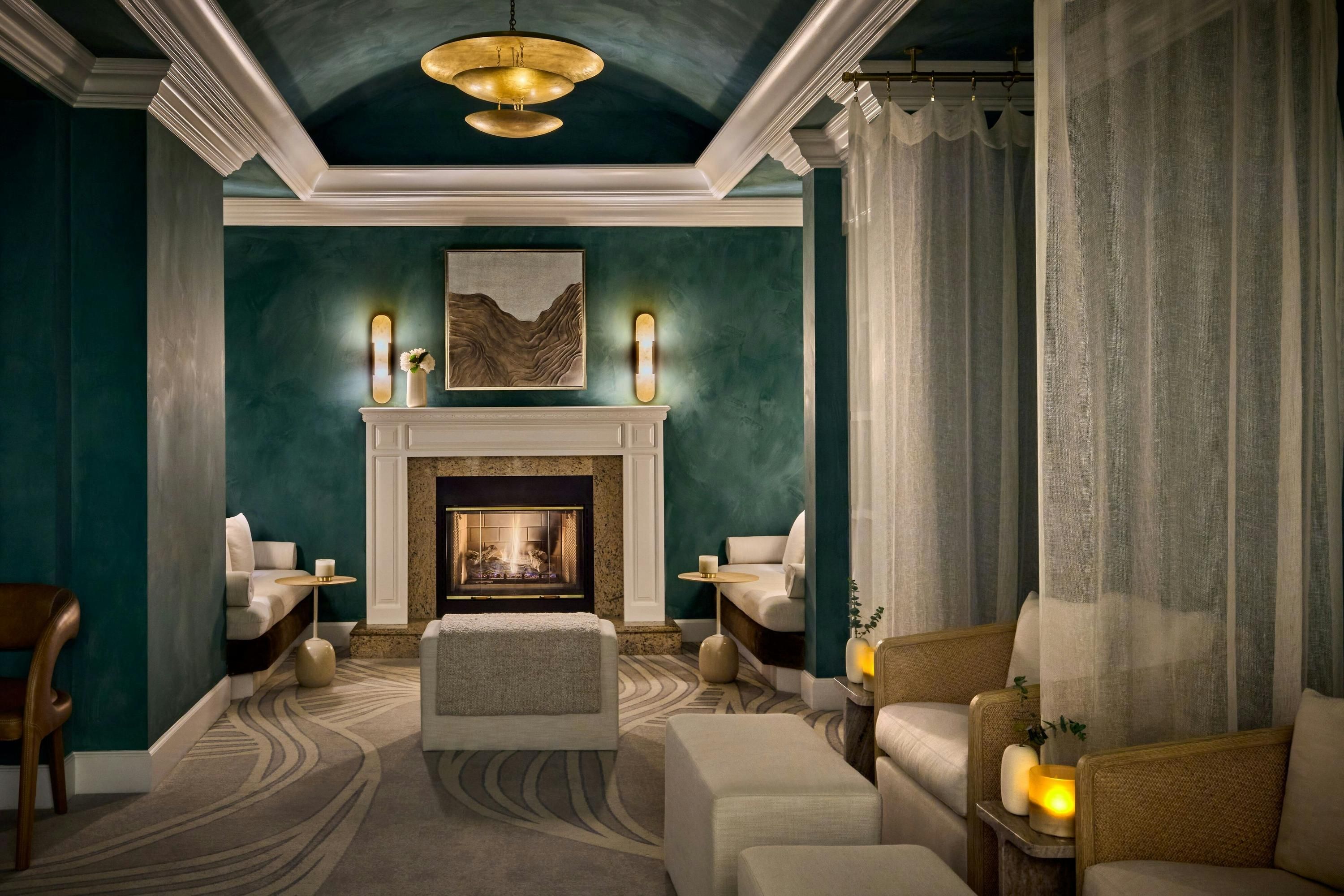 ذا ريتز كارلتون، هاف مون باي