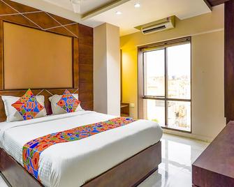 Fabhotel Eros 211 - Nr Sreebhumi - Kolkata - Bedroom