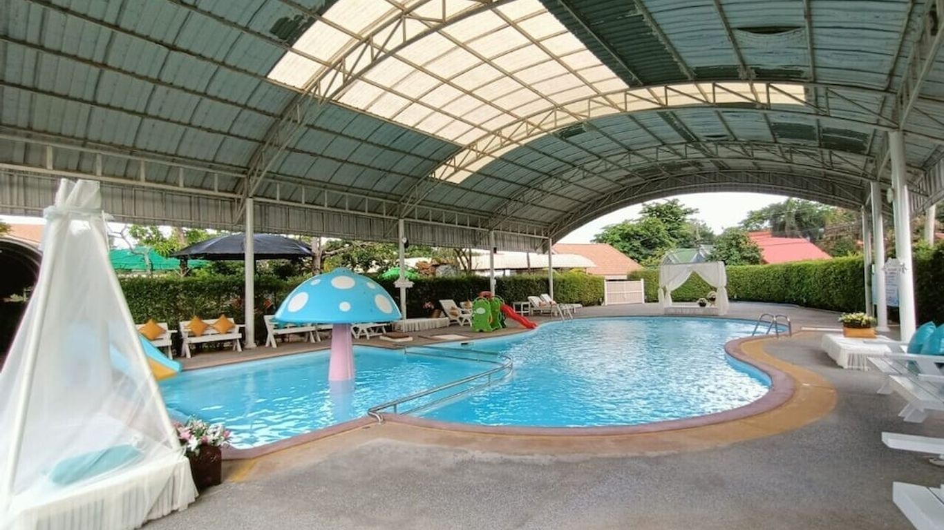 พี พาราไดซ์