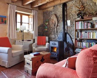 El Pedrueco Turismo Rural - Nava - Living room