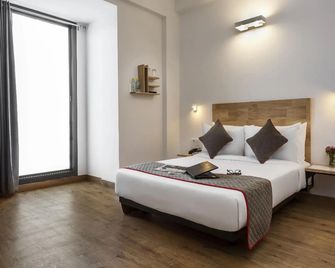 OYO Rooms Noida City Centre - Noida - Habitación