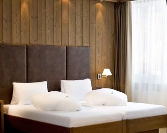 Hotel Quellenhof Leukerbad - Leukerbad