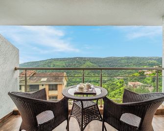 Sterling Panchgani - Panchgani - Balcón