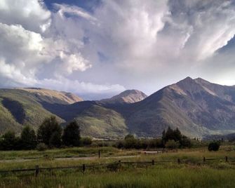 Stay Twin Lakes Cabin 3 - Twin Lakes (Lake County) - Vista del exterior