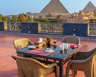Regency pyramids view hotel - Kairo - Balkong