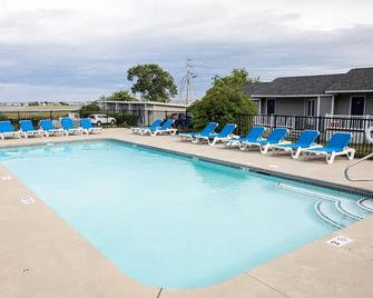 The Garrison - Wells - Piscina