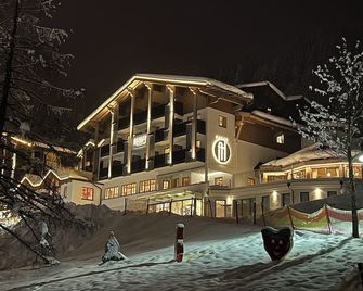 Hotel Alpenhof Superior - אלטנמארקט אים פונגאו - בניין