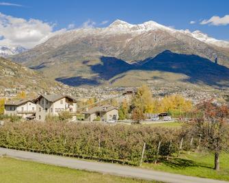 The Mountain B&B - Luxury Stay in Aosta Valley - Aosta - Vista del exterior