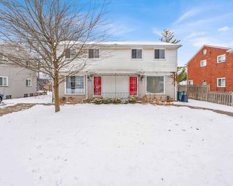 Birmingham Retreat - Work & Play - Birmingham - Building