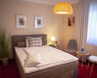 Hotel Am Elisabethufer - Jever - Schlafzimmer