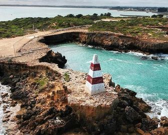 Relax on Ryan Robe - 100m to Beach, Cafes and Town - Robe