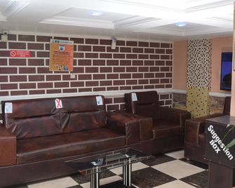 Marble Brand Hotel - Mushin - Lounge