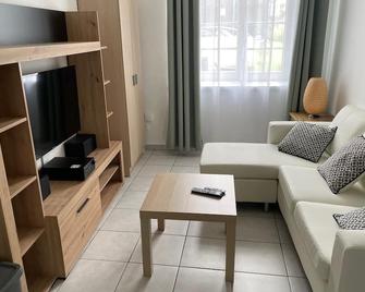 Chambre D'hôtes La Colombe - Саррбур - Вітальня