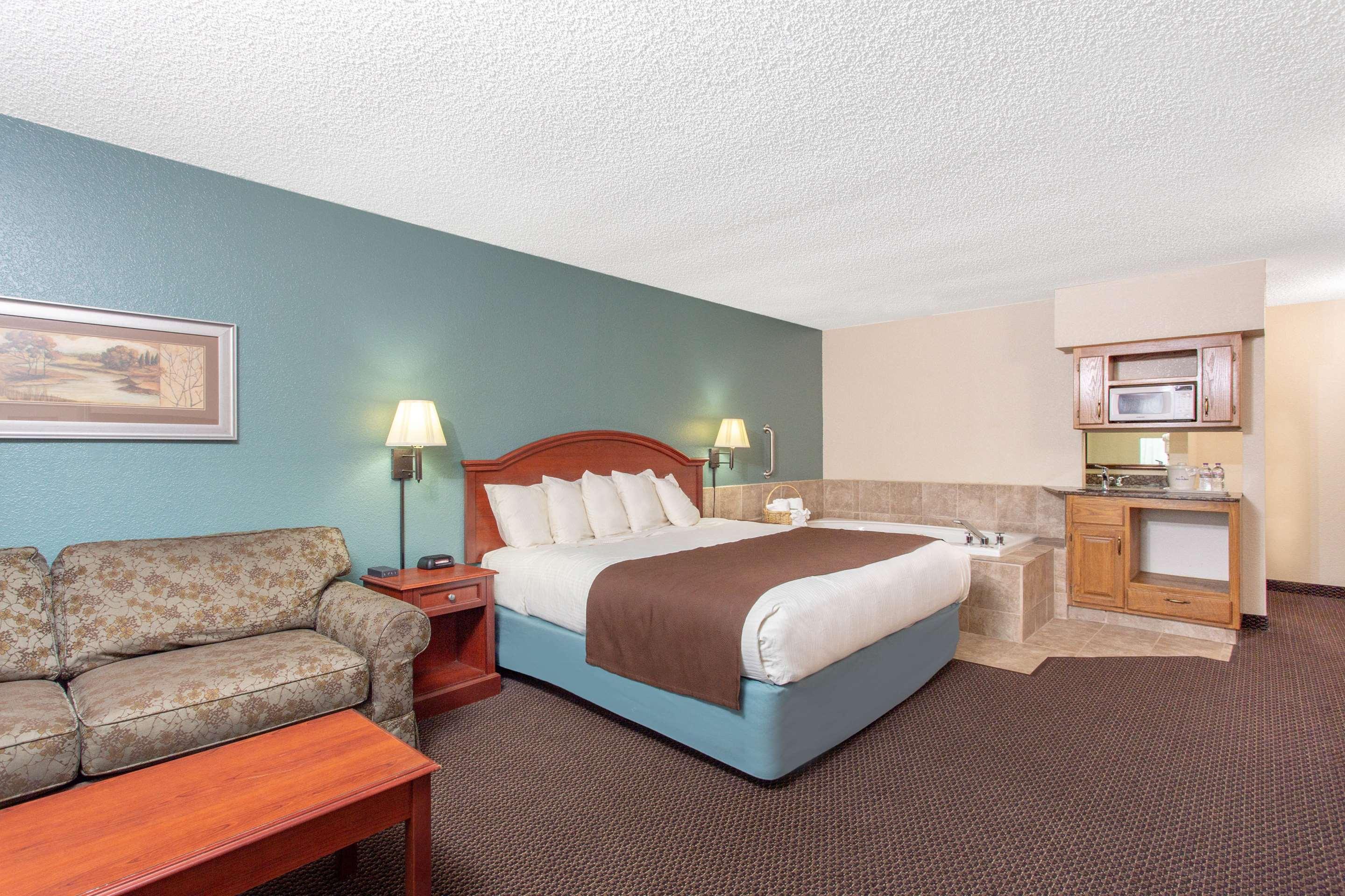 AmericInn by Wyndham Chippewa Falls from 86. Chippewa Falls Hotel