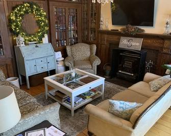 Stevenson Farms-Harvest Spa B & B - Alliston - Living room