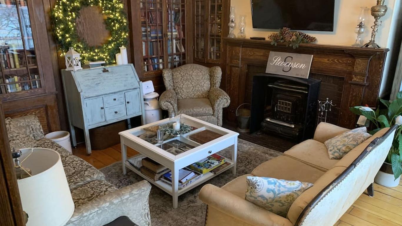 Stevenson Farms-Harvest Spa B & B