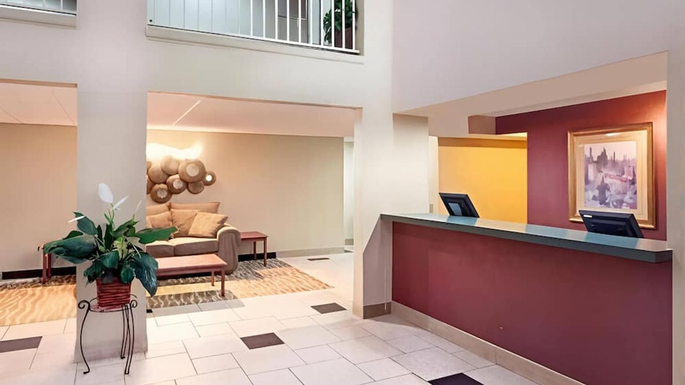 Rodeway Inn & Suites Chandler - Phoenix South I-10