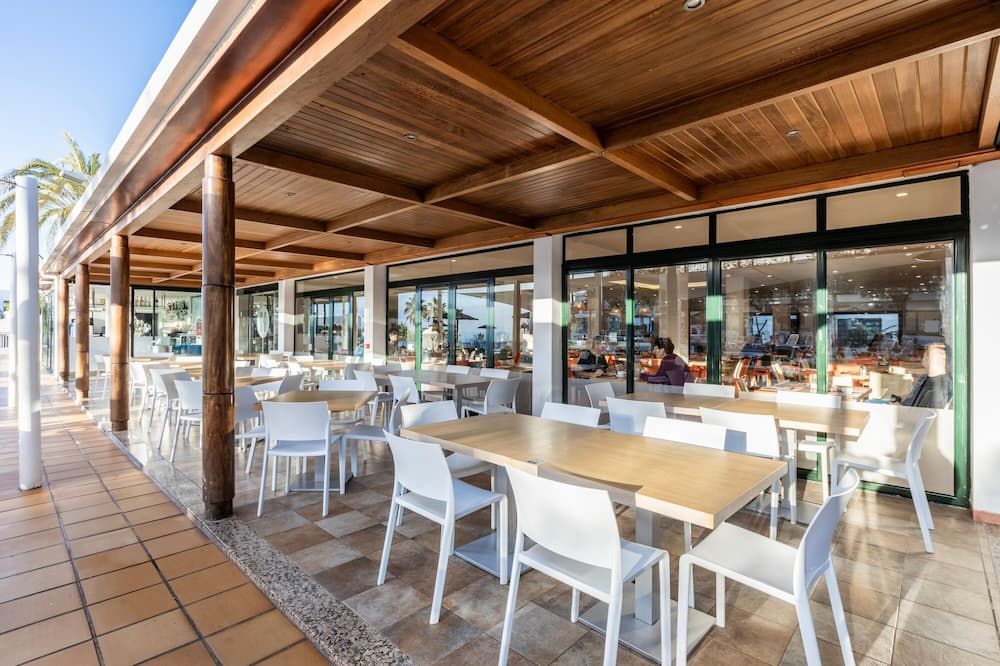 THB Flora - Puerto del Carmen - מסעדה