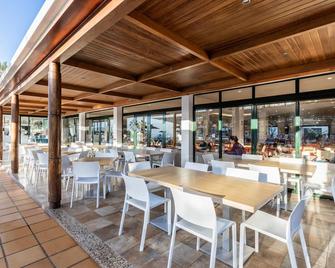 تي آيتش بي فلورا أبارتهوتل - Puerto del Carmen - مطعم