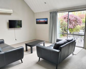 Hanmer Apartments - Hanmer Springs - Living room