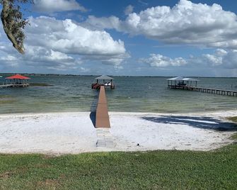 On 'The' Lake Placid! Lakefront, Hot Tub, Beach, Large Dock! - Lake Placid - Beach