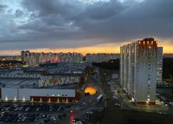 Aura Na Usoltseva 26 Apartments - Surgut - Building