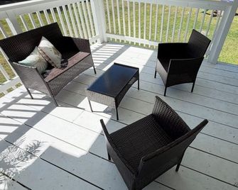 The Cozy Retreat - Starke - Balcony