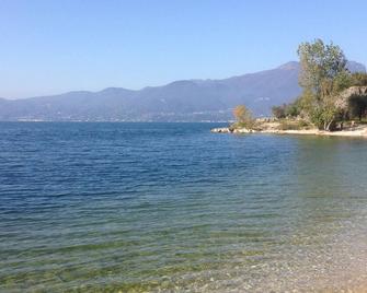Villa in the green, extraordinary silent position, great lake view - Garda