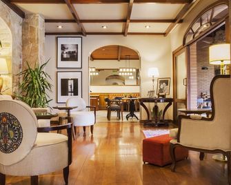 Las Lomas Casa Hotel - אסאנסיון - לובי