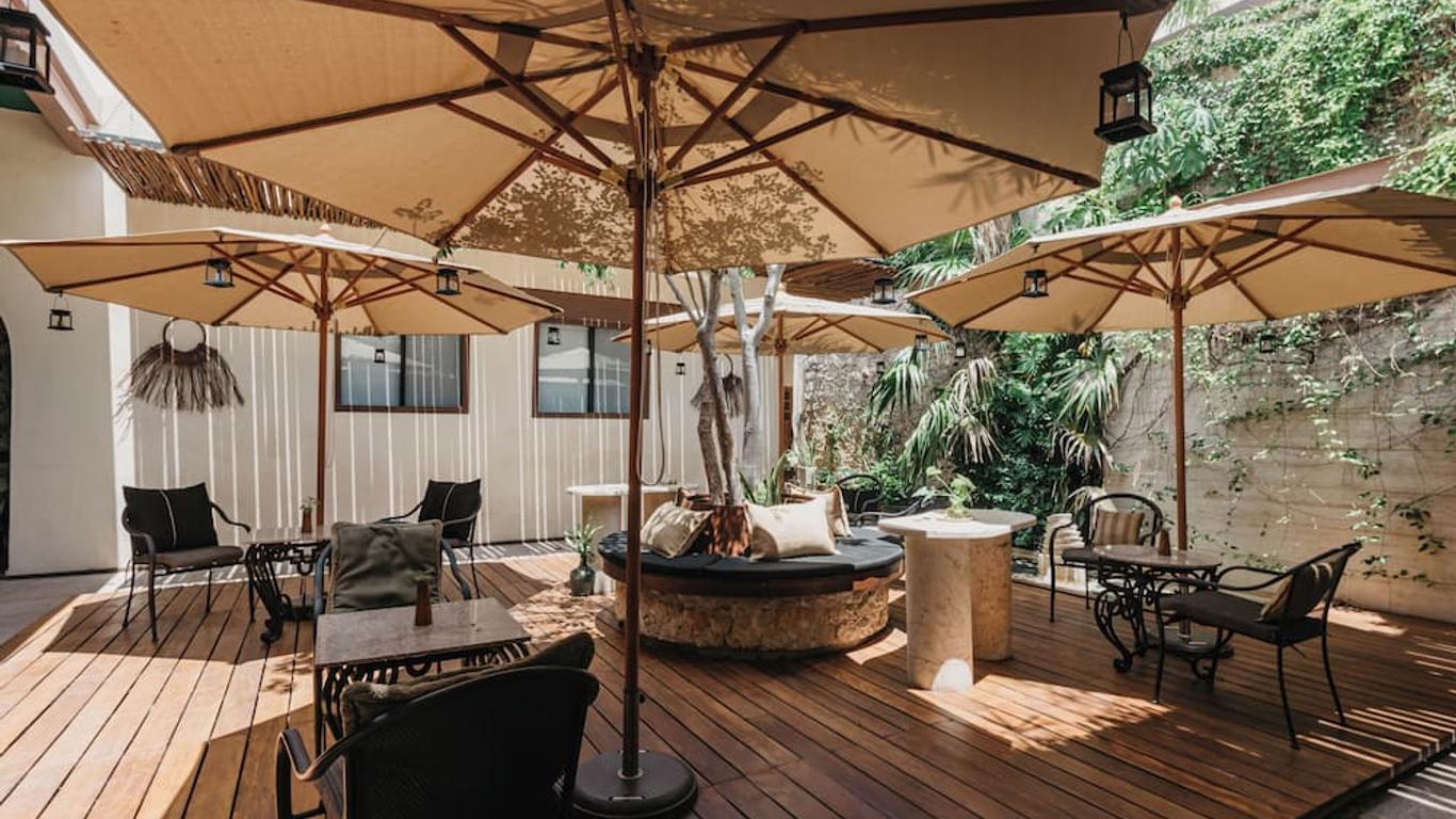 ياكس هوتل بوتيك