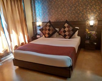 Jc Castle - Shirdi - Bedroom