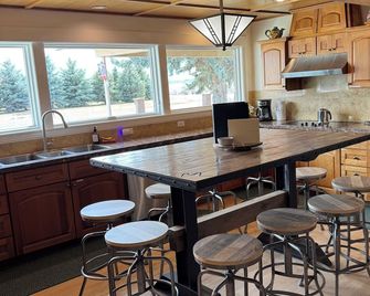 Home Closest To Sand Dunes ︎ 2 Car Garage ︎ Large Parking Area ︎ Fenced Yard - Saint Anthony - Cocina